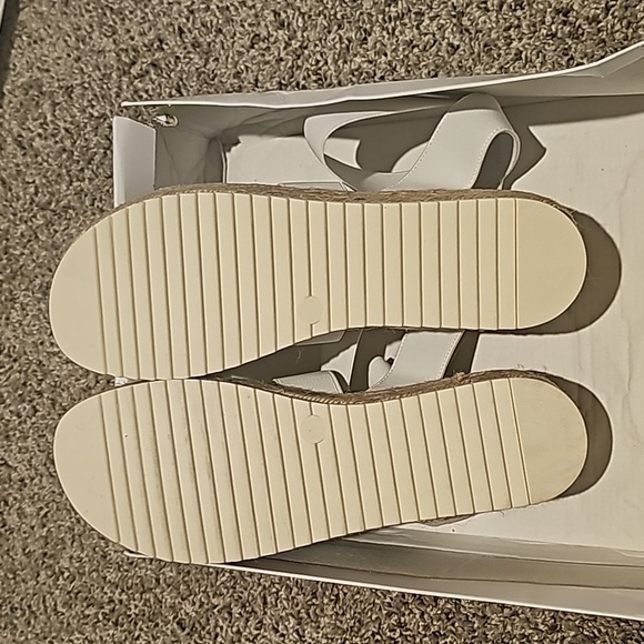 Madden Girl Espadrille Sandal New in Box Size 10 White - Picture 3 of 3